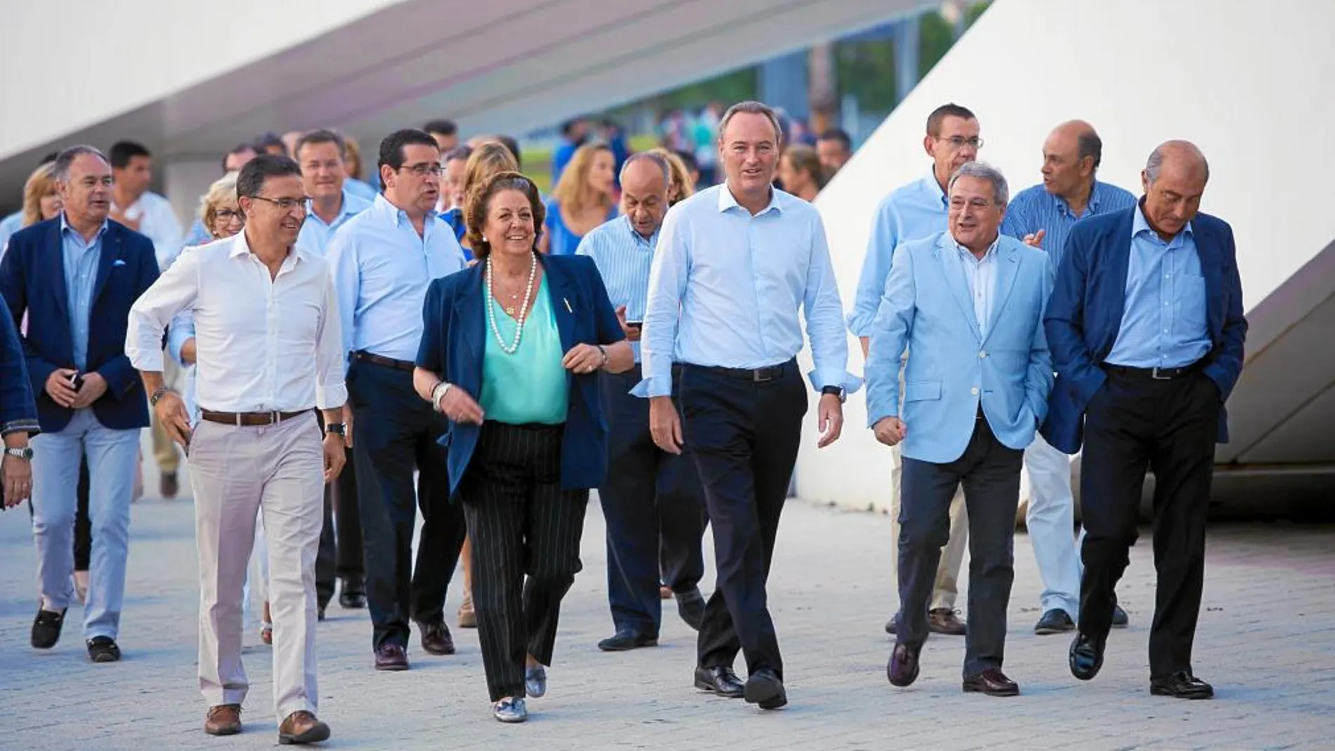 Castellano, Barberá, Fabra, Rus y el presidente del PP de Valencia ciudad, Alfonso Novo.