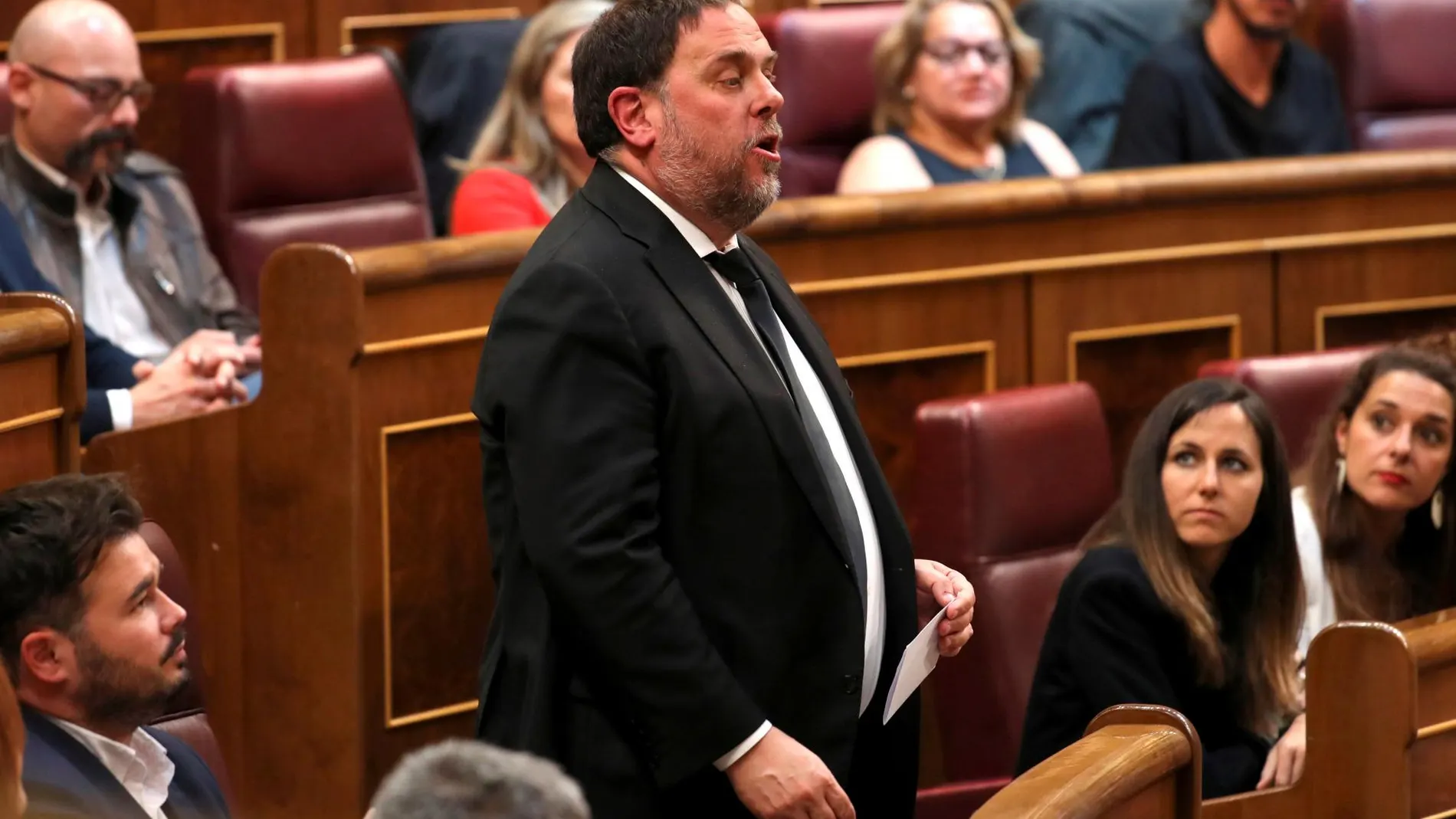El líder de ERC, Oriol Junqueras promete el cargo durante la sesión constitutiva de las nuevas Cortes Generales de la XIII Legislativa / Foto: Efe