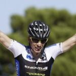 GLeopold Konig, celebra su victoria en la octava etapa de a Vuelta Ciclista a España-2013