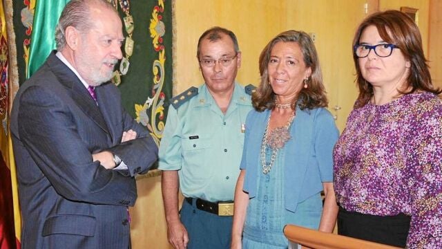 Villalobos firmó ayer un acuerdo con el Estado y la Guardia Civil para remozar cuarteles de 26 pueblos
