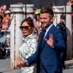 El exfutbolista David Beckham, junto a su mujer Victoria, a su llegada a la Catedral de Sevilla / Fotos: Efe