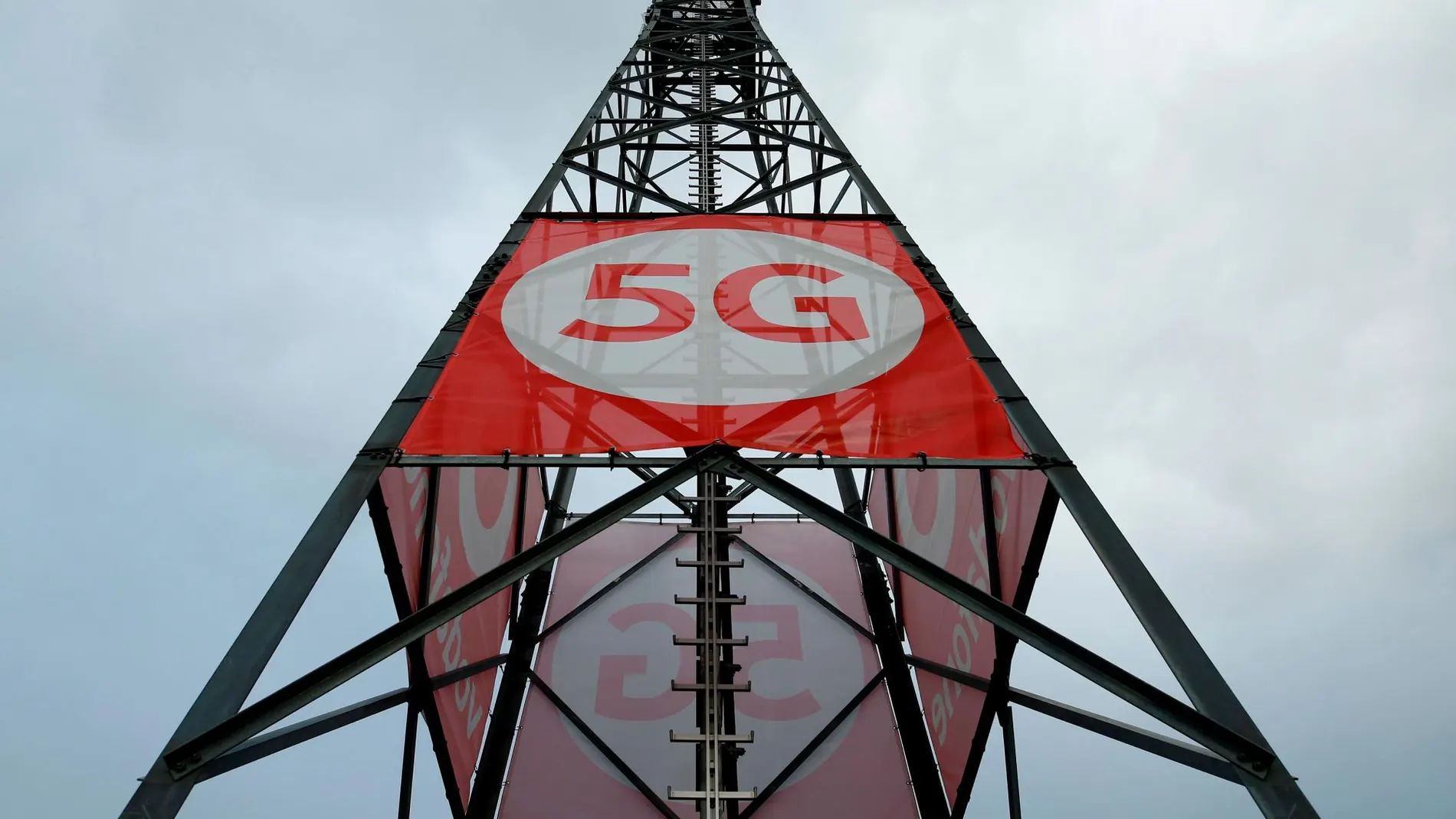 Vodafone explicará este lunes cuáles serán las tarifas del 5G en España / Reuters