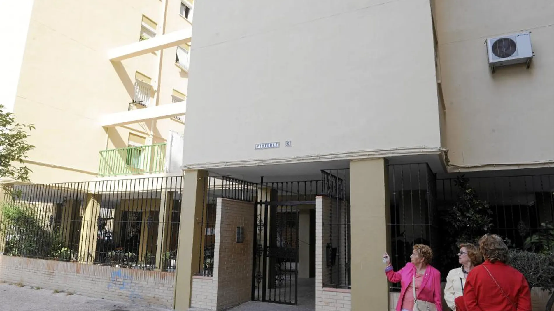 El número seis de la calle Pintores, en Pino Montano, fue el escenario de otro episodio de violencia machista