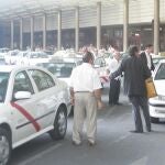 Los taxistas denuncian la «baja rentabilidad» de los precios para 2014