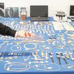  La Policía busca por toda España a los dueños de cinco kilos de joyas