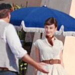 Una doble de Audrey Hepburn, en el anuncio.