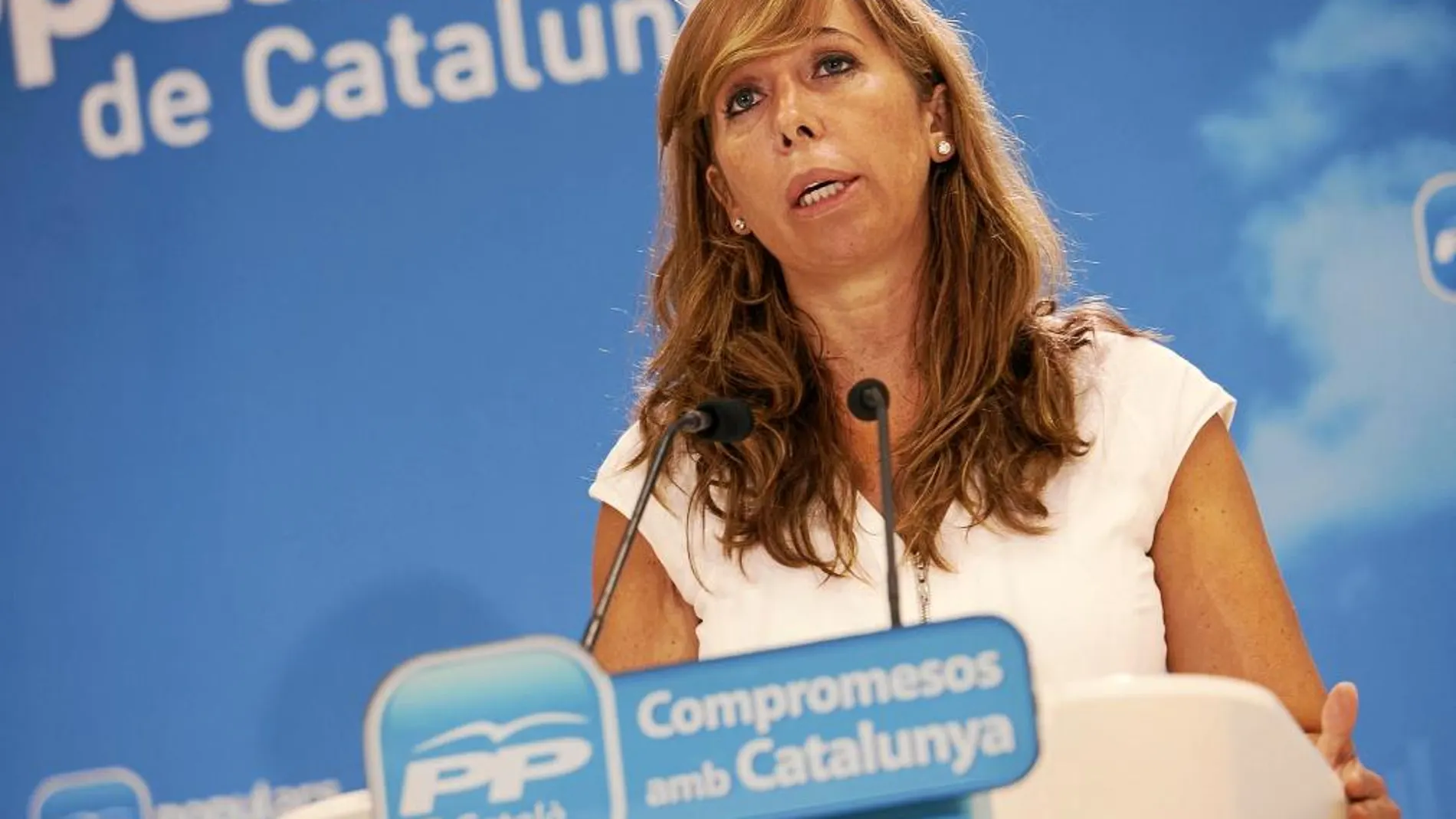 La presidenta del PP, Alicia Sánchez Camacho, pidió a Mas que remitiera la carta de Rajoy al Congreso