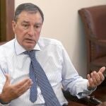 Juan José Mateos: «Ofreceremos cuantas plazas de maestro sean necesarias»