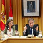 El consejero de la Presidencia, José Antonio de Santiago-Juárez, reúne al Consejo de Cooperación al Desarrollo