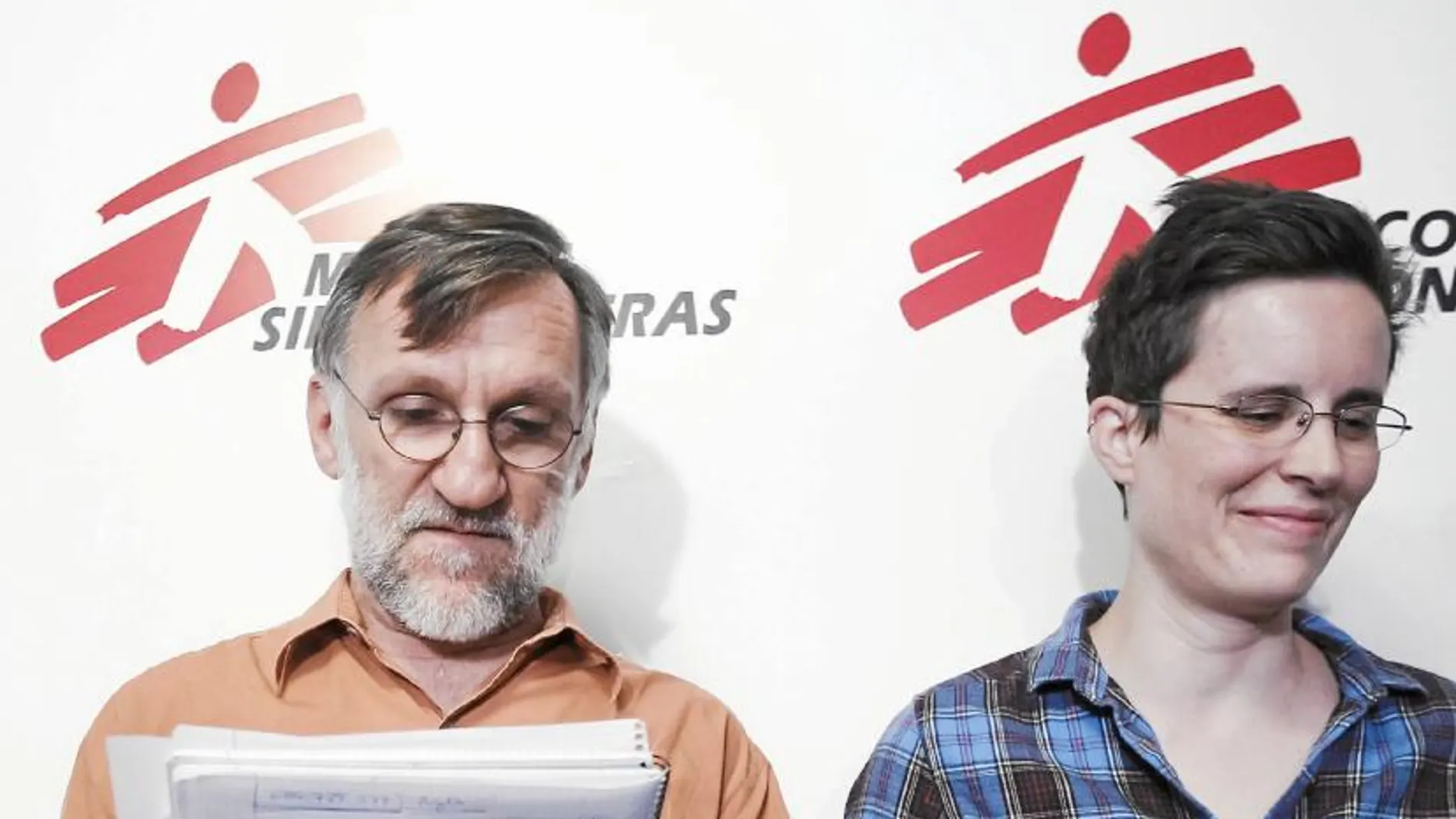 El presidente de MSF, José Antonio Bastos, junto a Inés Thiebaut