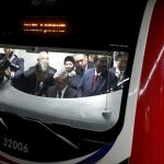 El primer ministro turco, Recep Tayyip Erdogan (3d, en el interior del tren); el presidente de Turquía, Abdullah Gül (c, en el interior del tren); el primer ministro de Japón, Shinzo Abe (d, en el interior del tren); y el presidente de Somalia, Hassan Sheikh Mohamud (2d, en el interior del tren).