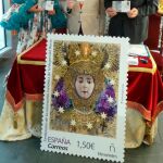 Correos presenta su sello dedicado al Centenario de la Coronación de la Virgen del Rocío