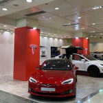 En la tienda de Tesla podemos ver los modelos más actuales de la marca