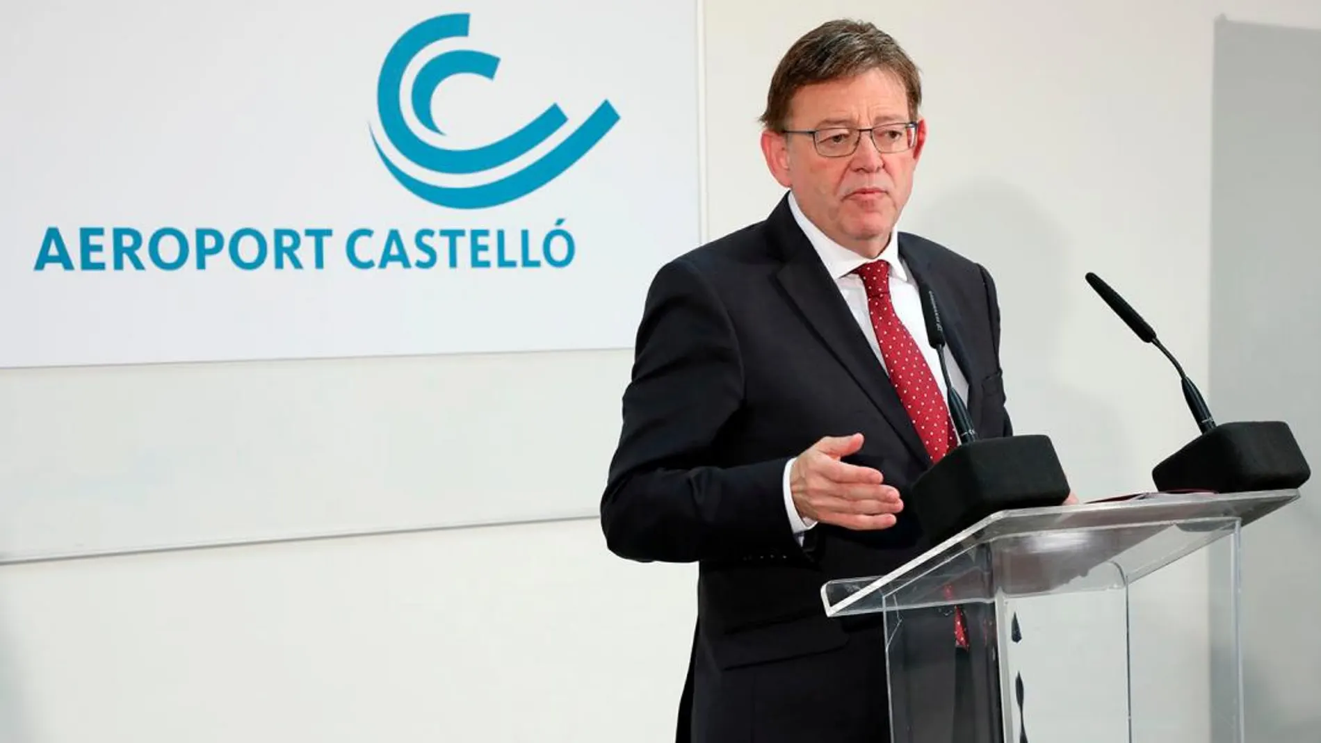 El presidente Puig presentó ayer la nueva imagen del aeropuerto de Castellón y anunció que en 2019 habrá conexiones directas con Bucarest y con Colonia