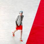 Theresa May, a su llegada a la cumbre informal en Bruselas, la última a la que asistirá la primera ministra británica antes de su renuncia, prevista para el próximo 7 de junio