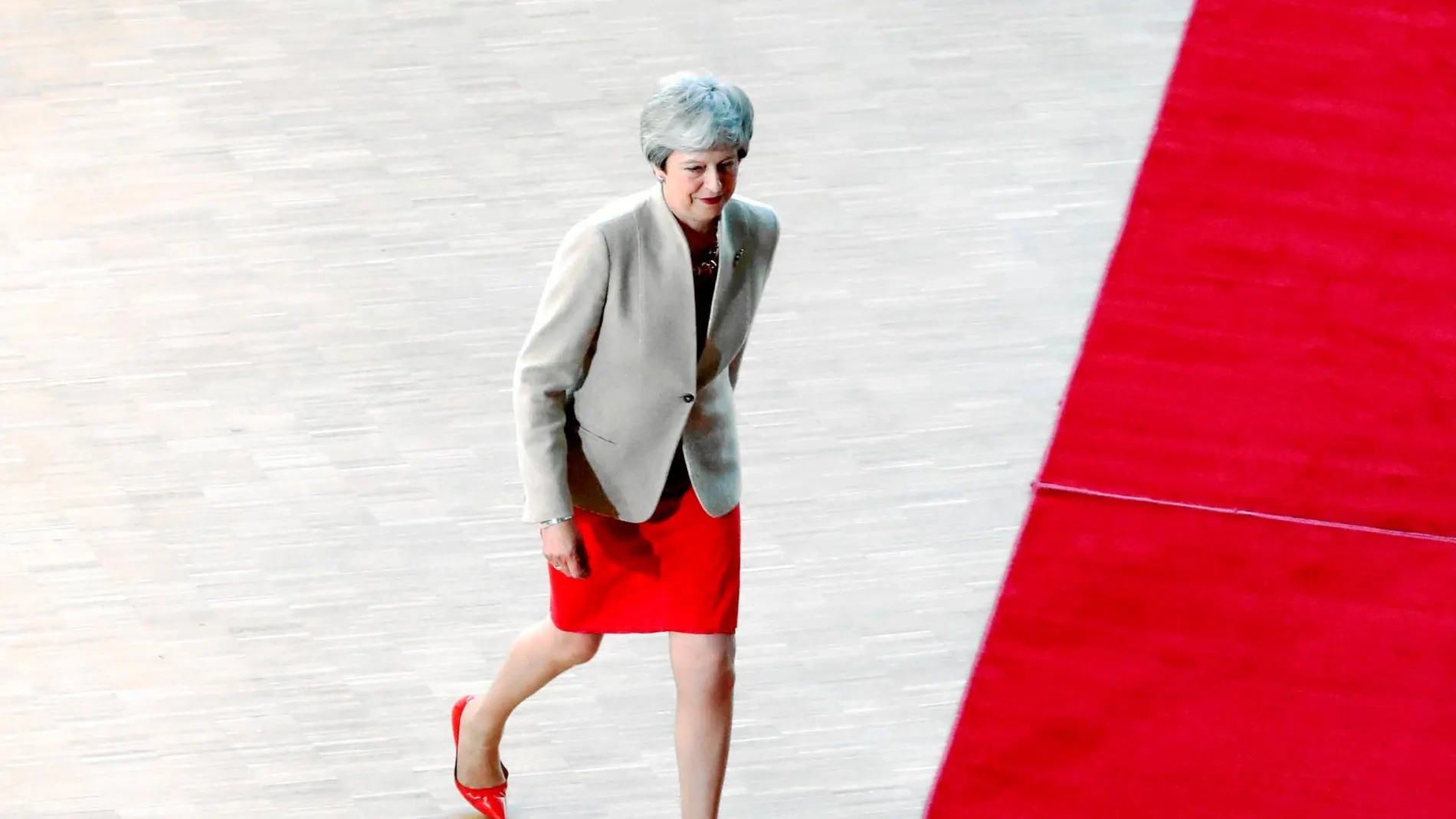 Theresa May, a su llegada a la cumbre informal en Bruselas, la última a la que asistirá la primera ministra británica antes de su renuncia, prevista para el próximo 7 de junio