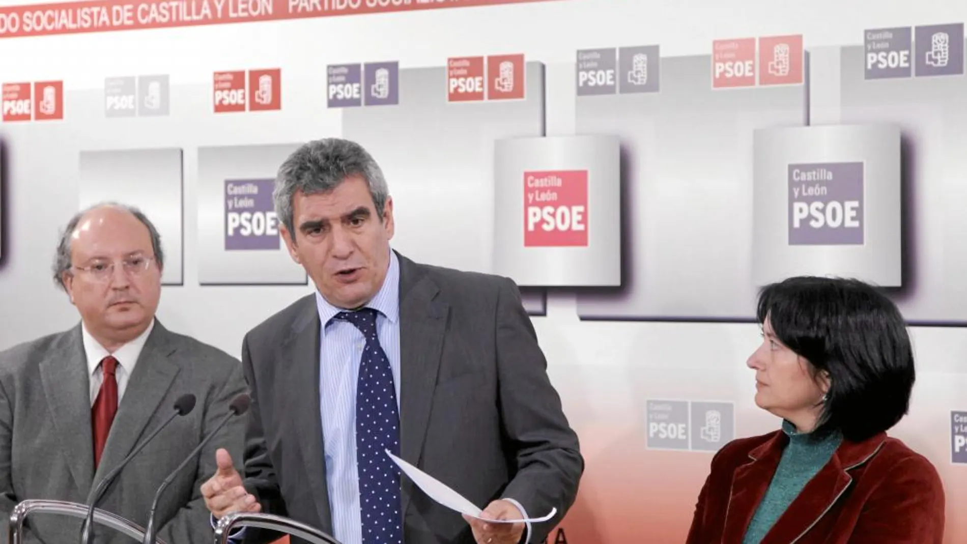 El PSOE propone un sistema de becas y mayor respaldo a la enseñanza pública