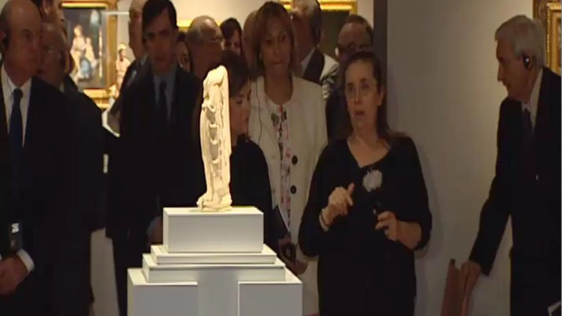 Sáenz de Santamaría inaugura 'La Belleza Encerrada'