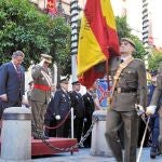 Un momento del acto militar celebrado ayer en la Plaza Nueva de Sevilla, con la participación de las unidades de ingenieros