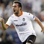 Paco Alcácer celebra el primer gol del Valencia