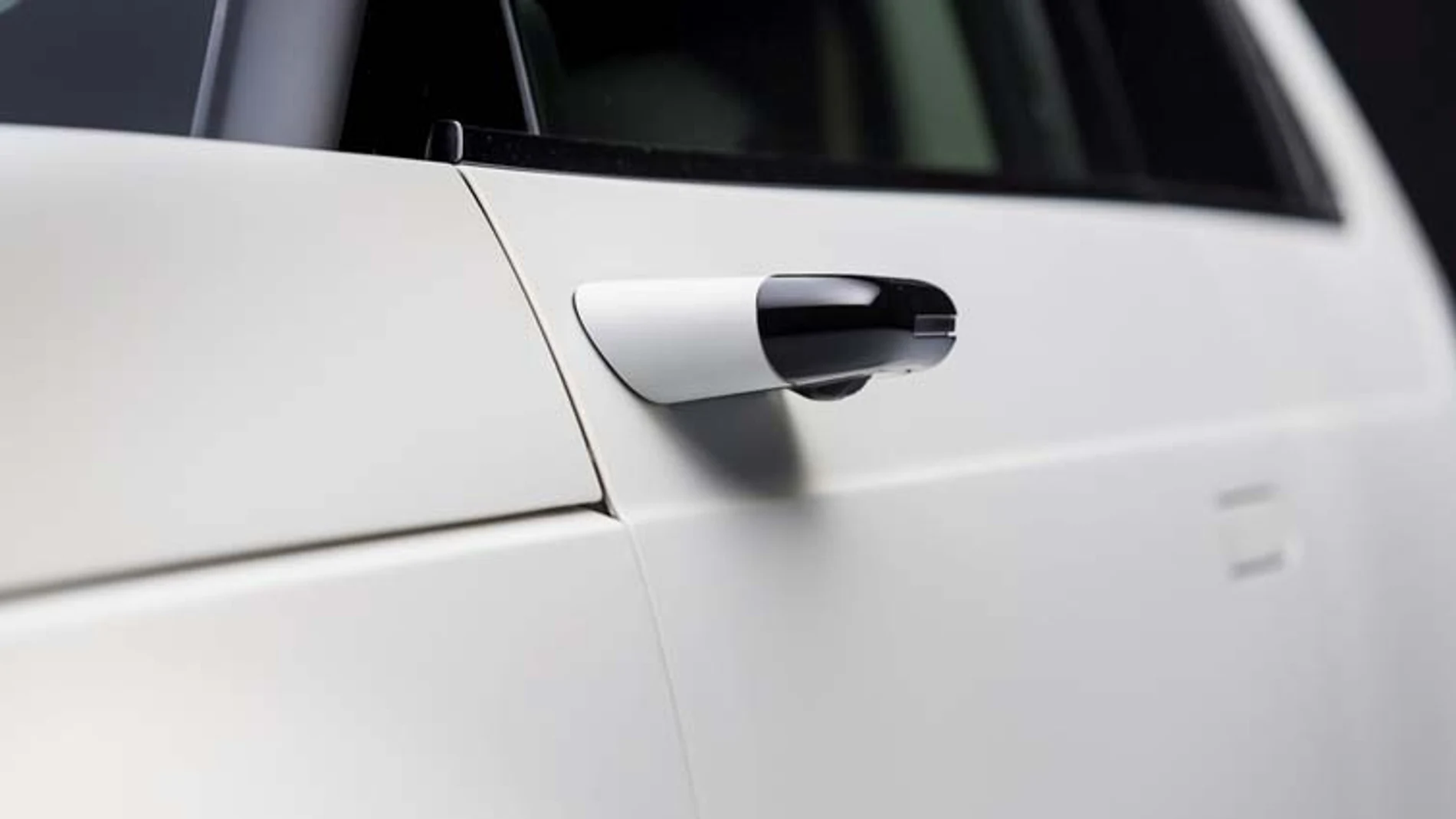 El espejo retrovisor exterior se sustituye por una cámara más aerodinámica.