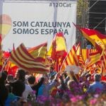 La plaza Cataluña albergó a 105.000 personas, según los datos de la Delegación del Gobierno