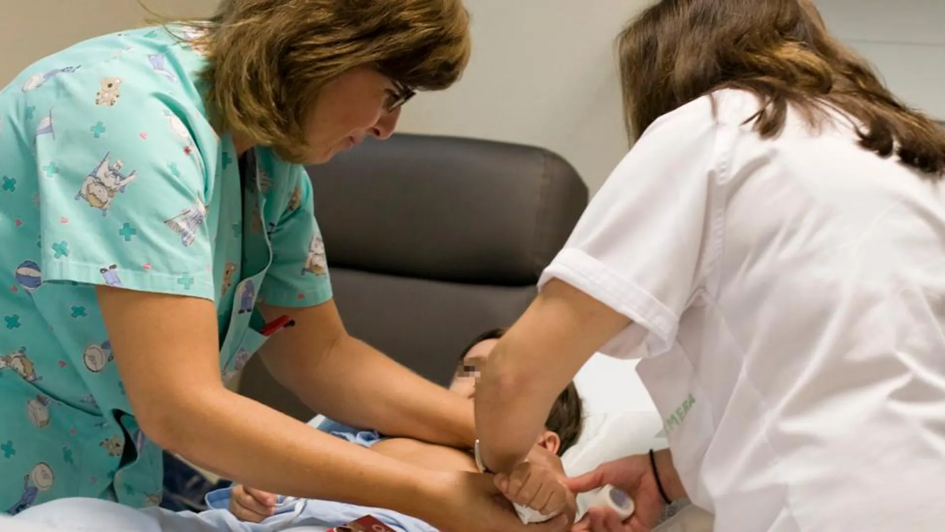 En el área de Pediatría, ellas se imponen (458 frente a 187). En la imagen, el departamento de Atención Infantil del Hospital La Fe de Valencia. ARCHIVO