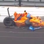 Fernando Alonso dio hoy el susto en las 500 Millas de Indianápolis / Twitter
