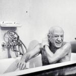 «Picasso en su bañera», fotografía de David Douglas Duncan que perteneció a una exposición sobre su vida íntima