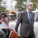  Alaya responsabiliza a la consejería de Álvarez y Griñán del fraude de los ERE