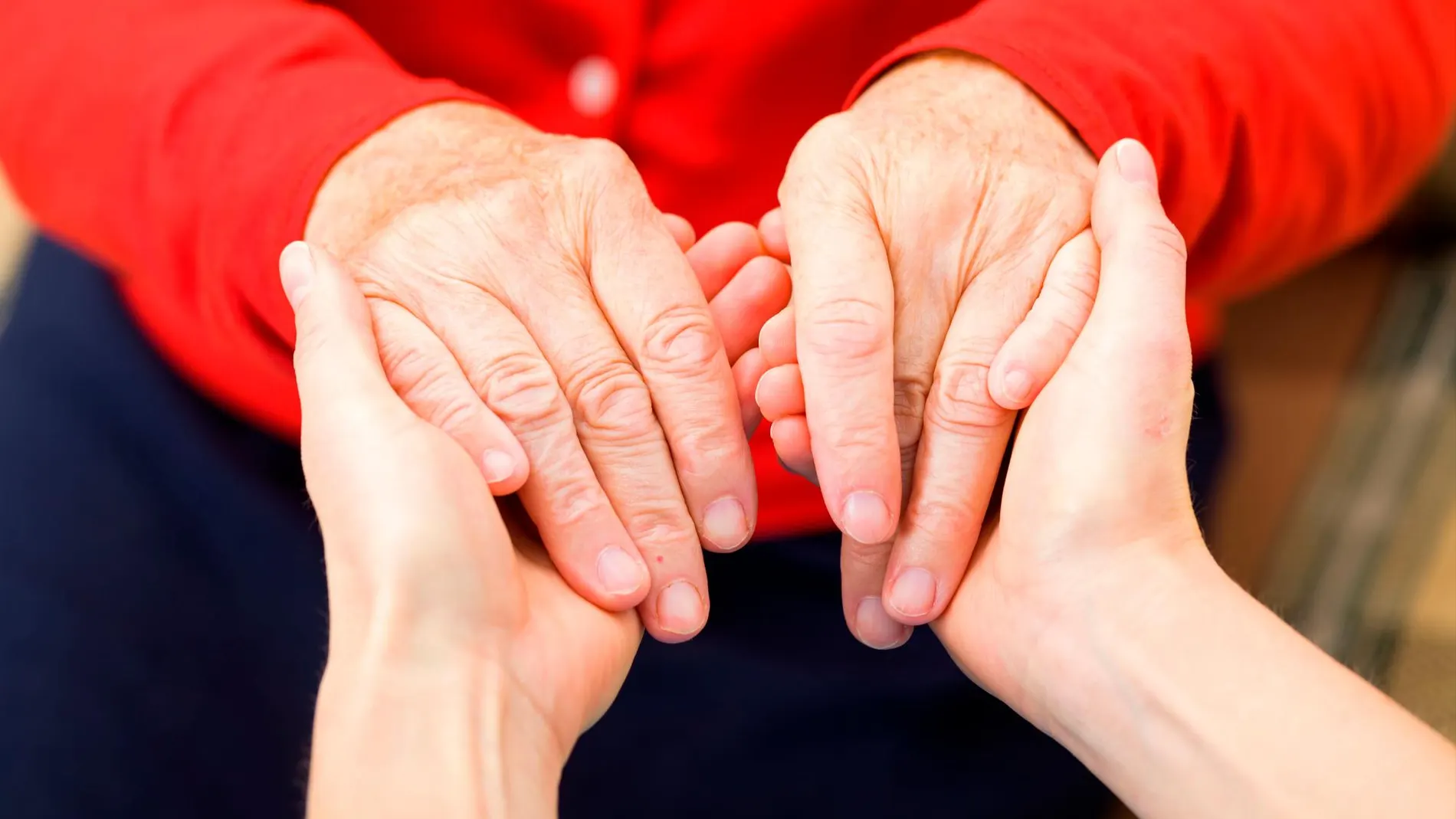 La artrosis afecta más a las mujeres que a los hombres