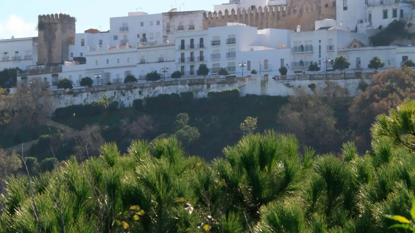 El caso de Vejer es único. A las condiciones de su contexto se une el de una población que ha sabido estrechar lazos con el visitante / Foto: La Razón