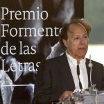 El escritor y académico Javier Marías pronuncia unas palabras tras recibir el premio Formentor de las Letras con el que ha sido galardonado en esta edición.