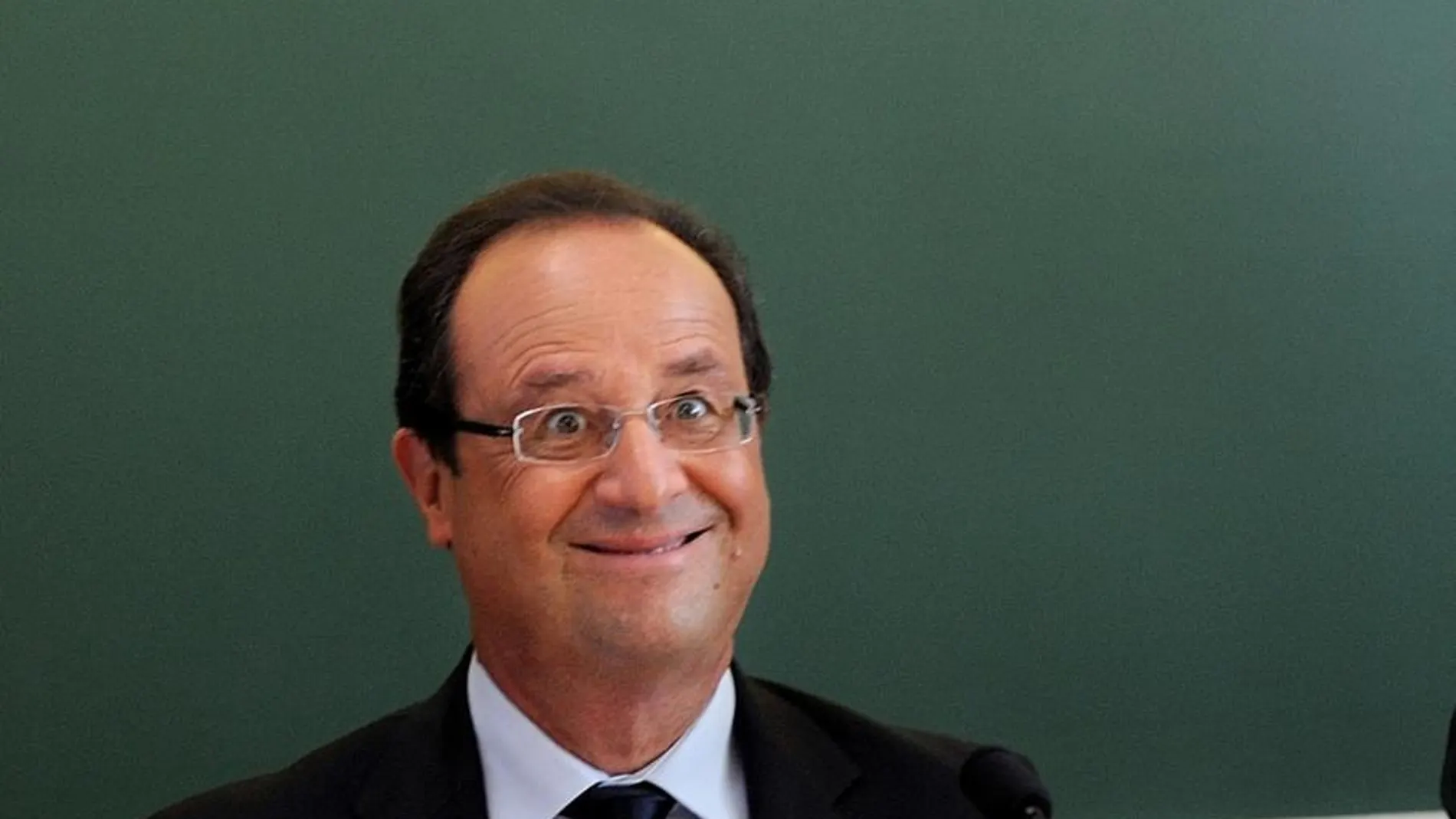 Francois Hollande inaugura el curso escolar en Denain