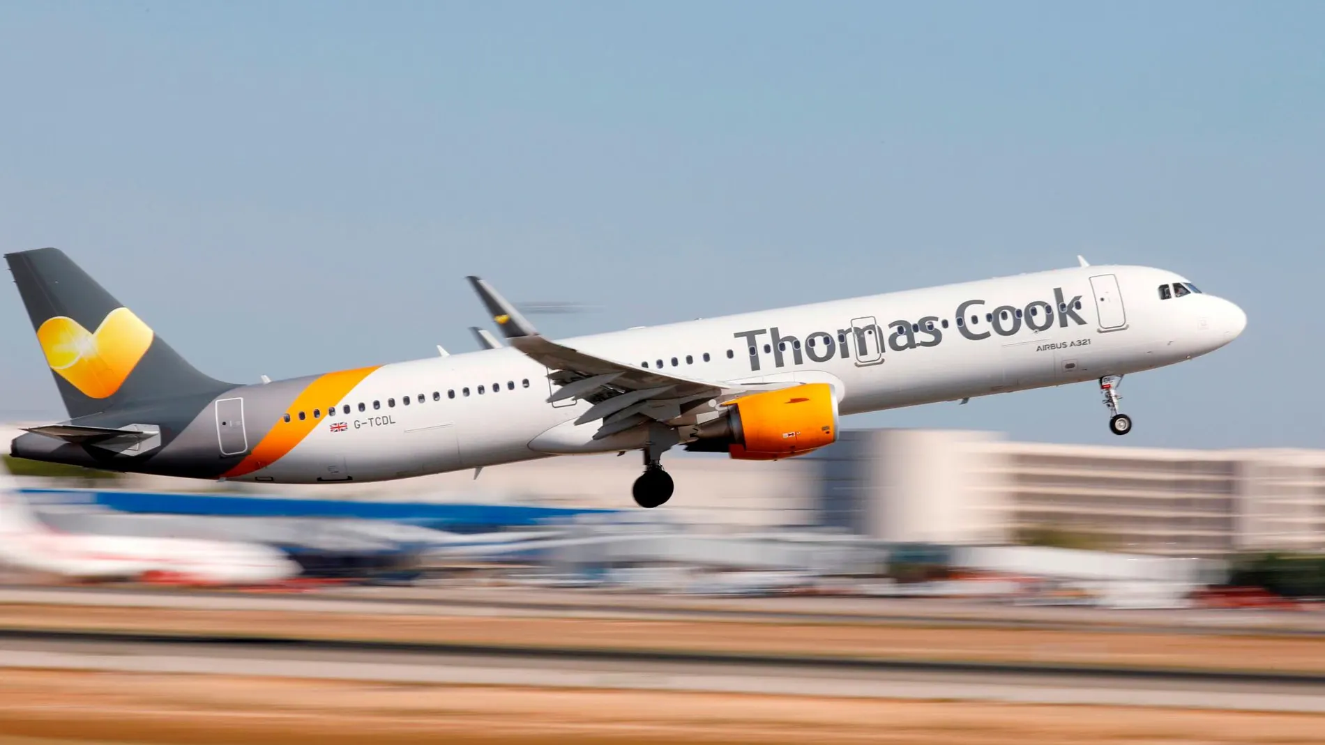 Las acciones de la aerolínea Thomas Cook se hundieron un 55% en dos días / Foto: Reuters