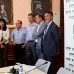 El alcalde en funciones de Palencia, Alfonso Polanco; el presidente regional y el secretario nacional de ATA, Domiciano Curiel y José Luis Perea, respectivamente, tras renovar el acuerdo