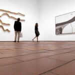 Obras de Perejaume y de Miró, en una sala de la exposición