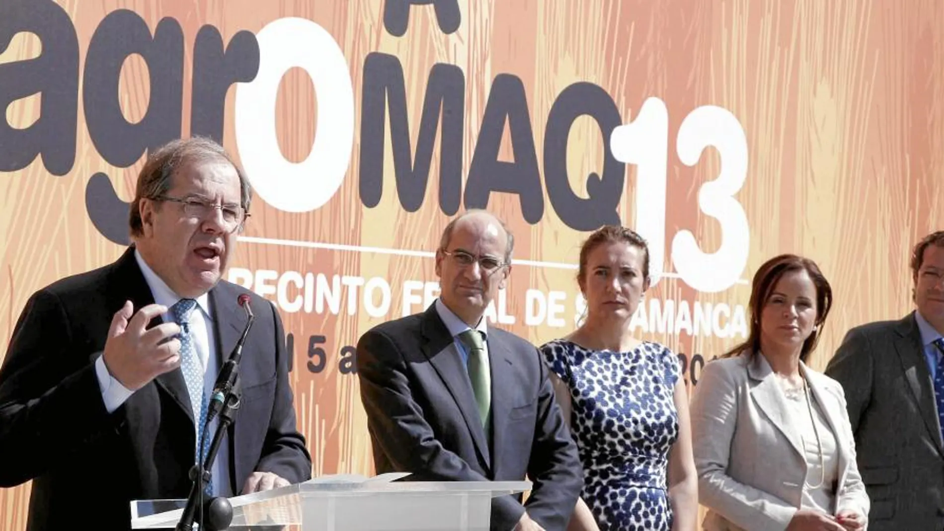 Herrera junto a Silvia Clemente, Josefa García Cirac, Javier Iglesias y Alfonso Fernández Mañueco en el arranque de Agromaq