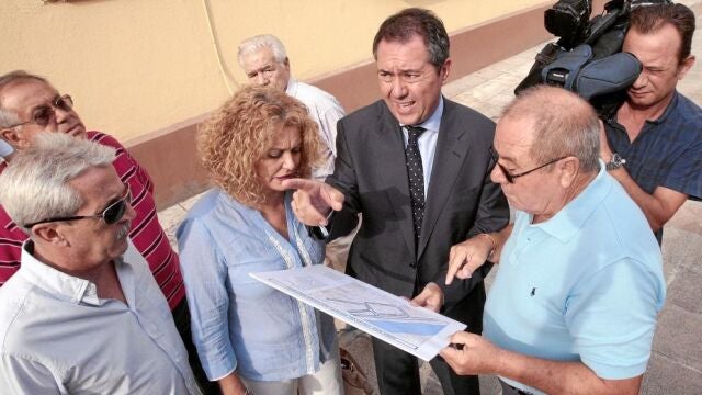 El PSOE ve ahora en la zona azul una «hipoteca durante 10 años»