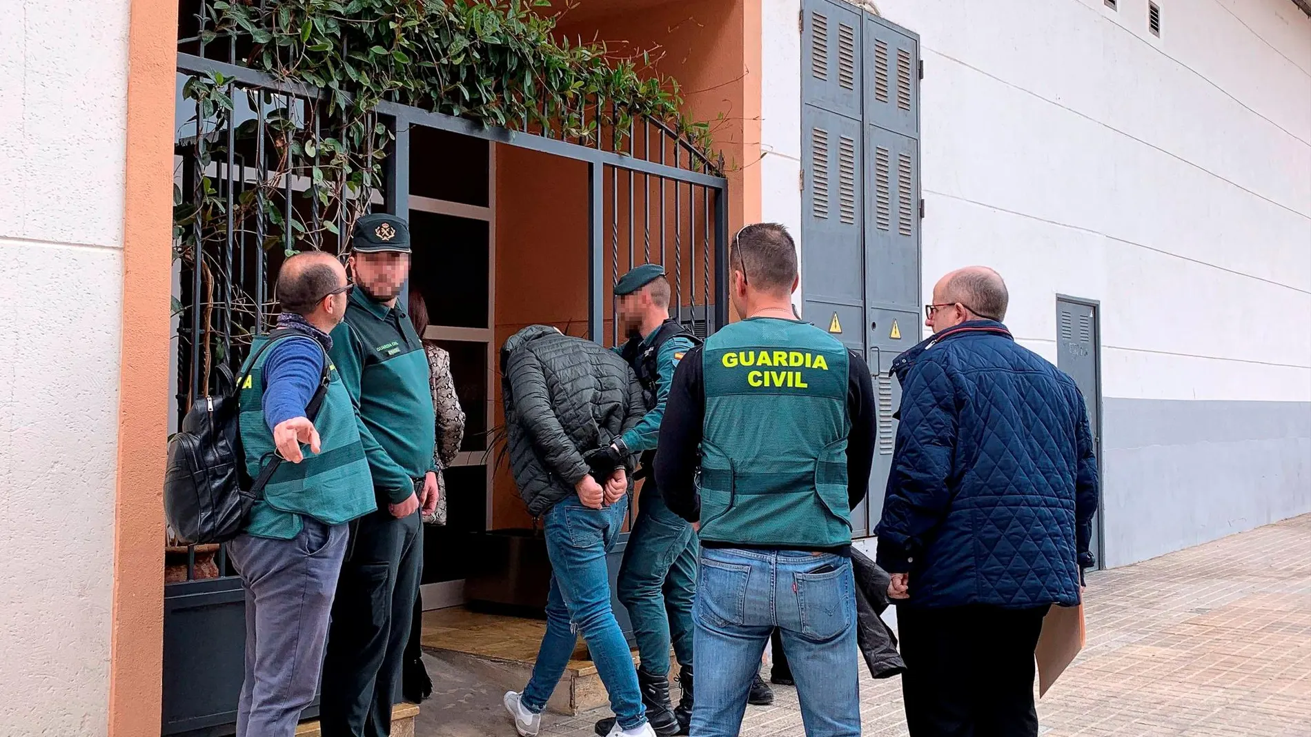 El joven de 22 años detenido por la muerte de su novia, de 26, hallada enterrada y con signos de violencia en un descampado de la localidad tarraconense de Ulldecona