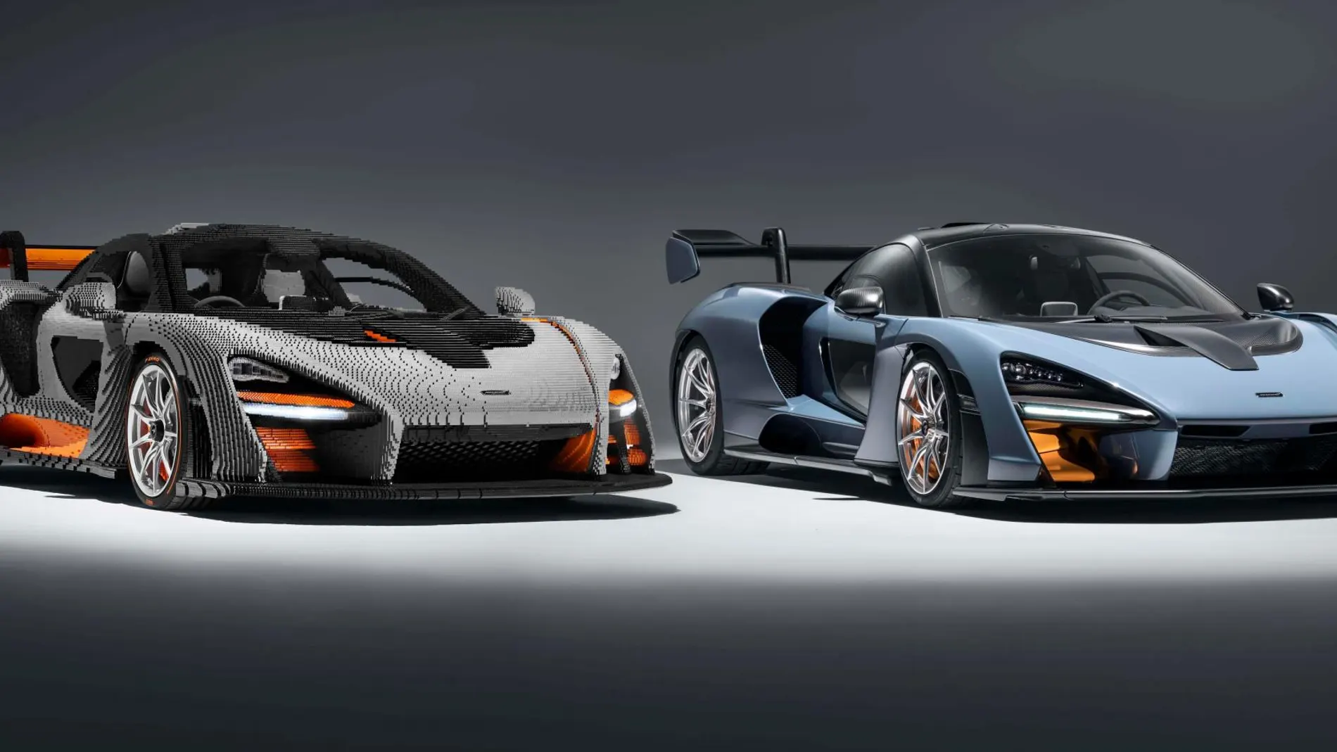 A la izquierda el coche fabricado por LEGO y a la derecha el McLaren Senna.