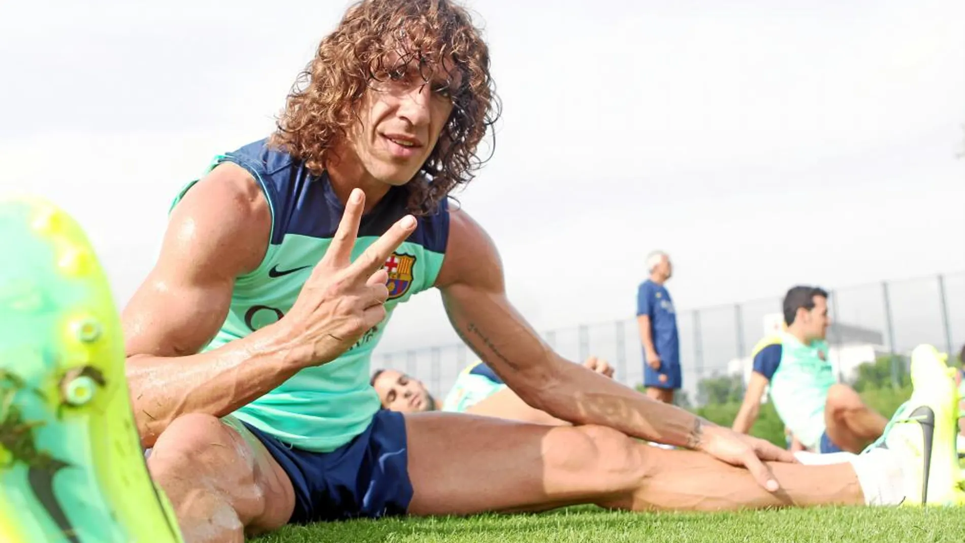 Carles Puyol es un hombre feliz después de reaparecer ante Osasuna, dejando atrás un calvario de lesiones que ha durado más de siete meses