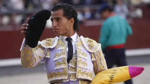 Fandiño, con los jóvenes toreros y aficionados