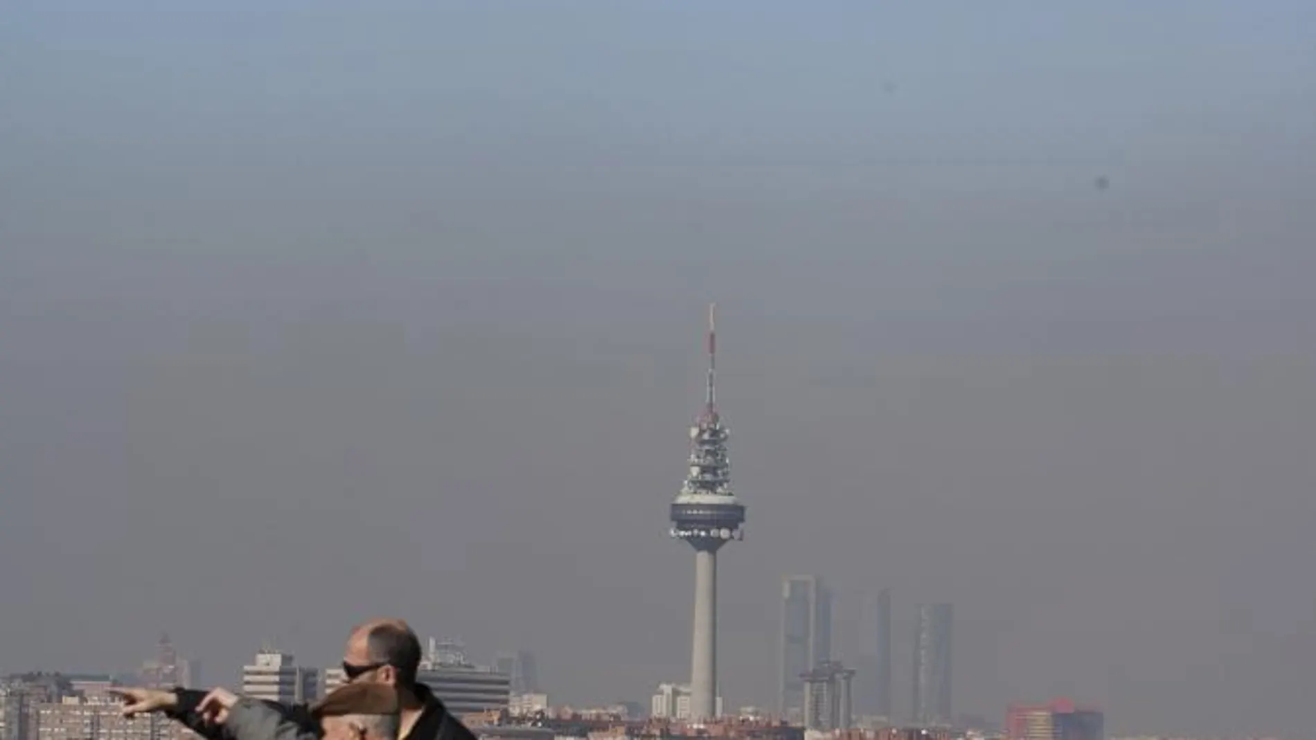 La "boina"de contaminación sobre Madrid, en una imagen de 2011