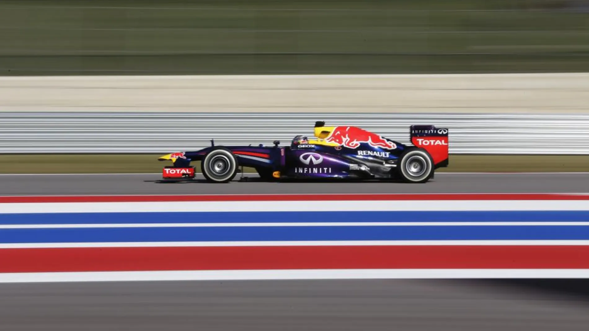 Sebastián Vettel durante la segunda sesión de entrenamientos libres del Gran Premio de Estados Unidos, que se celebra este domingo en el Circuito de las Américas (Austin)