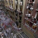 Las calles de Pamplona volverán a poblarse de corredores cada mañana en busca de las astas de los toros