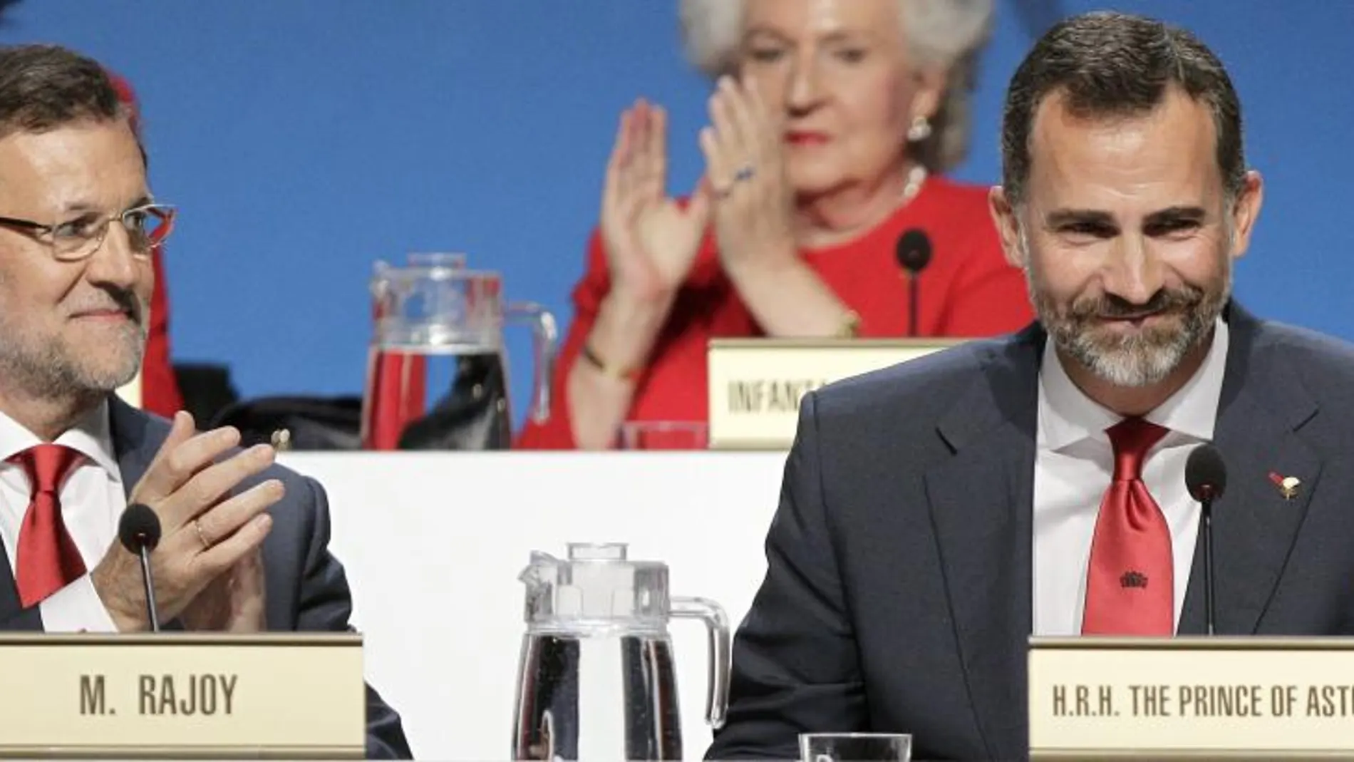 El Príncipe de Asturias, Felipe de Borbón, junto al presidente del Gobierno, Mariano Rajoy.