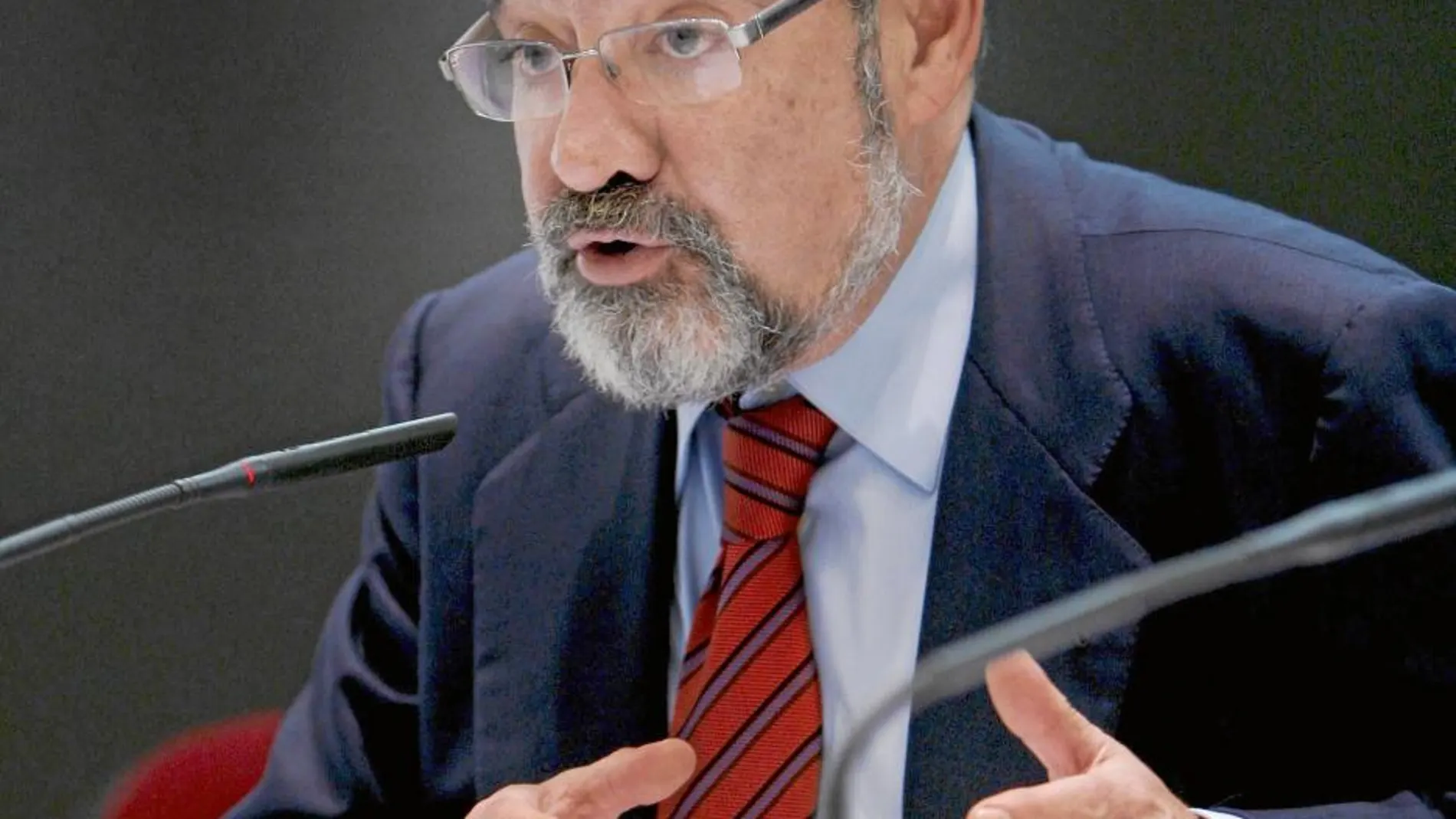 El presidente de Cierval, J. V. González