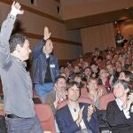 El presidente de Sortu, Hasier Arraiz y el portavoz Pernando Barrena, ayer en el Congreso de EA celebrado en Navarra