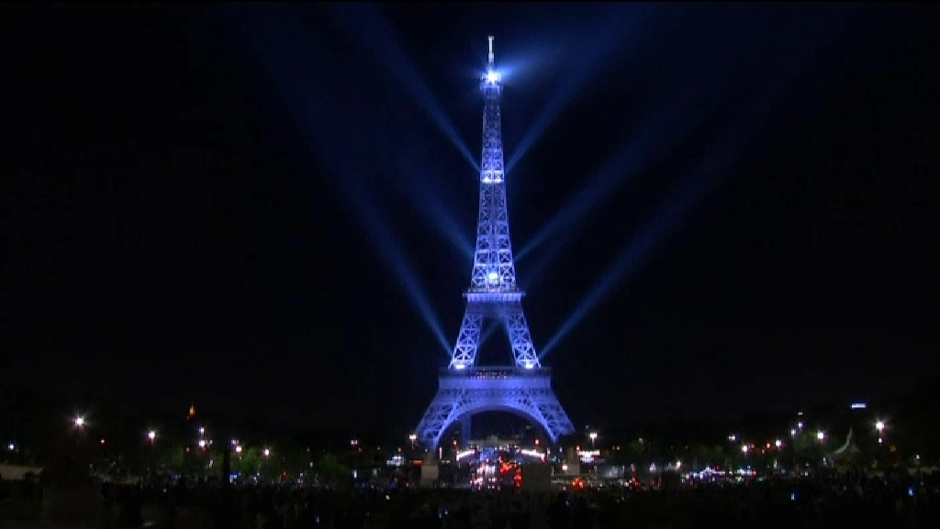 130 cumpleaños de la Torre eiffel